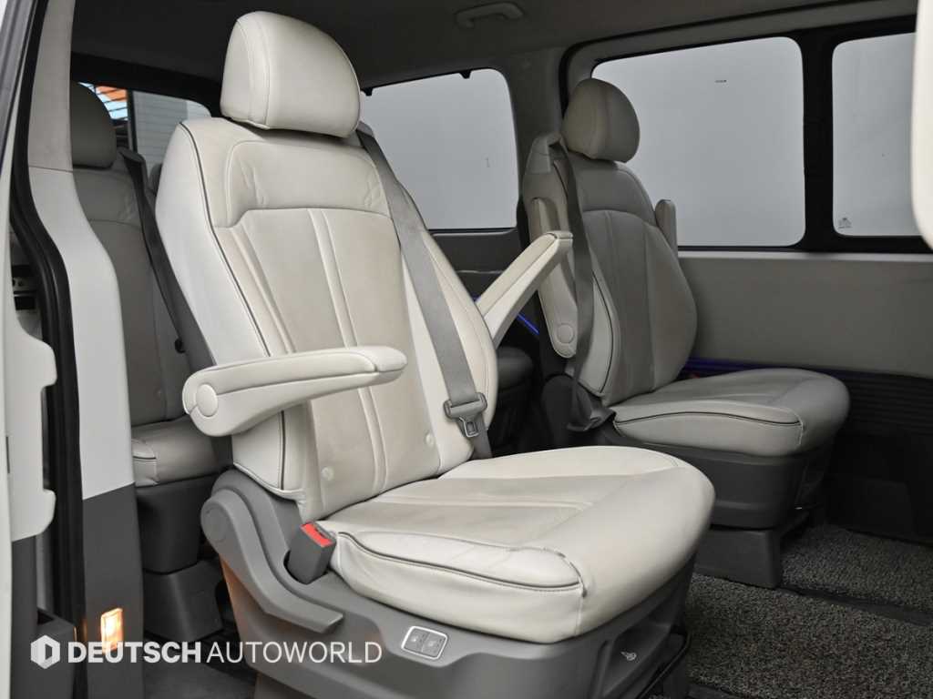 HYUNDAI Staria - Vista 12