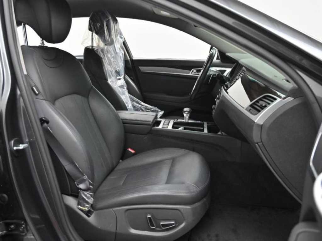 Genesis G80 - Vista 10