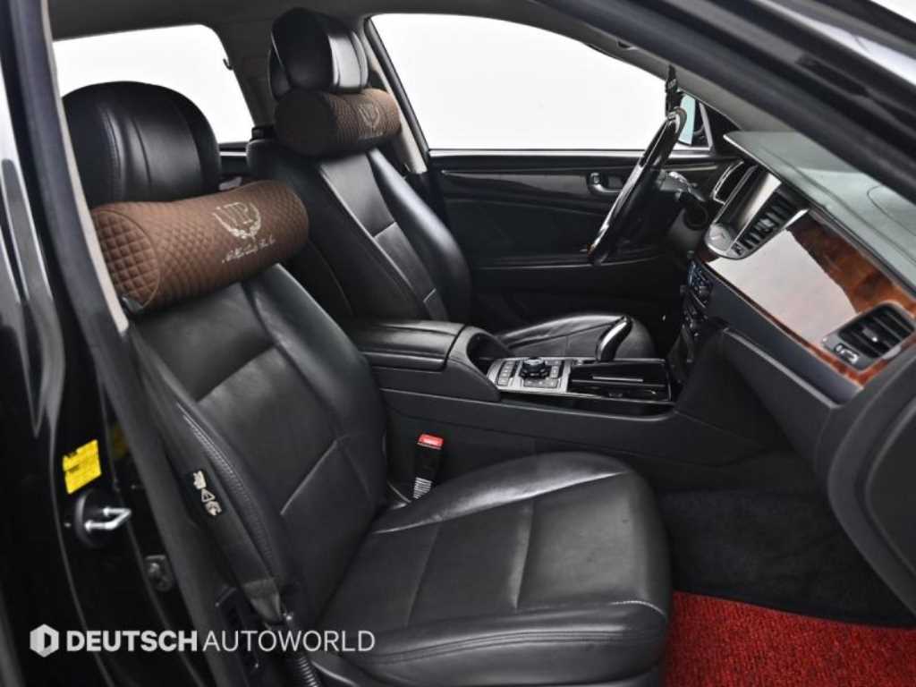 HYUNDAI Equus - Vista 10