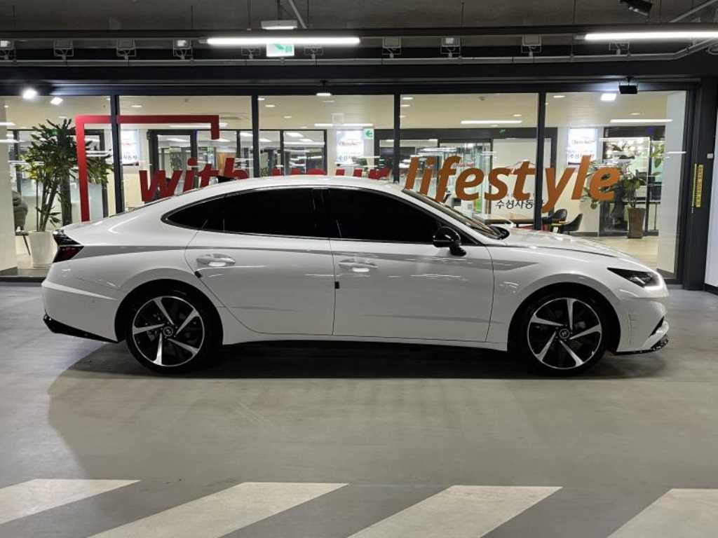 HYUNDAI Sonata - Vista 4