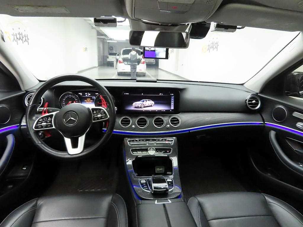 Mercedes Benz E class - Vista 7