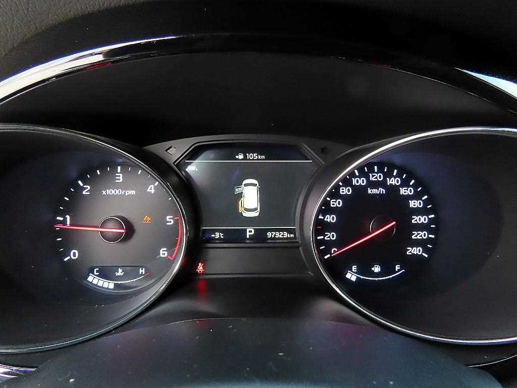 KIA Carnival - Vista 9