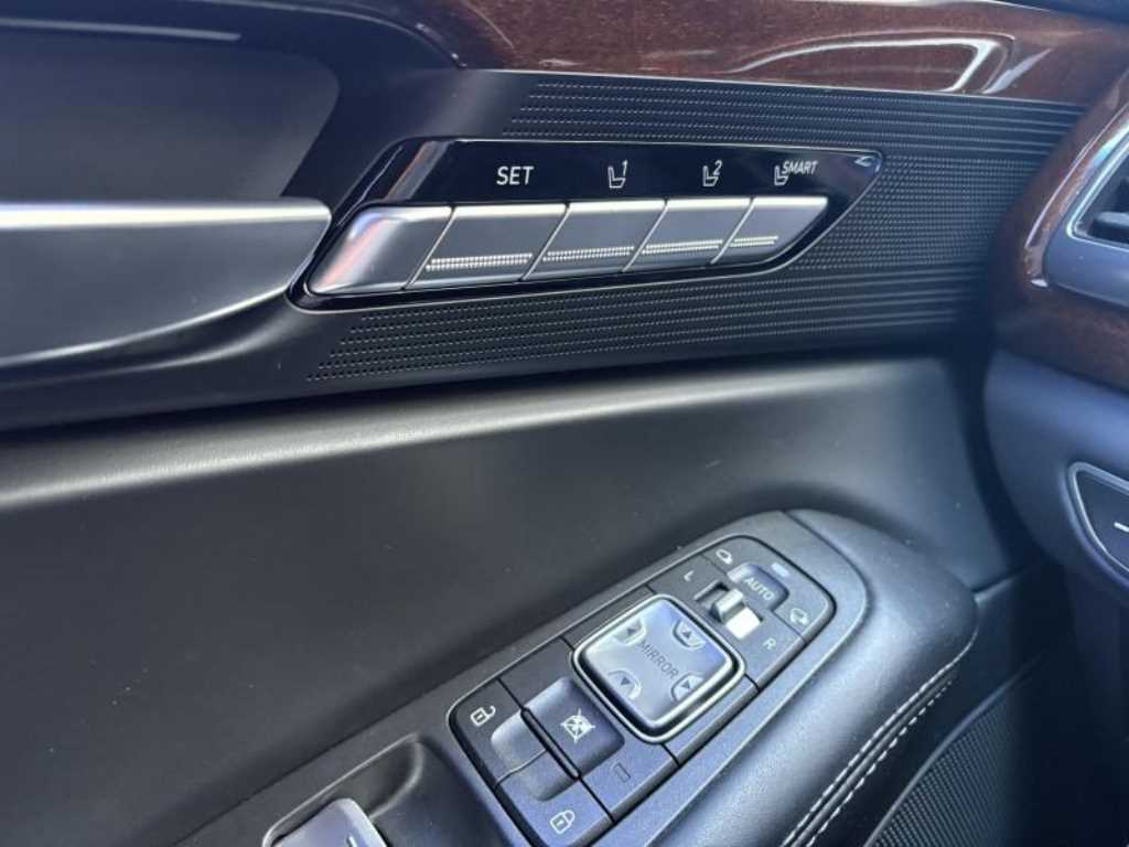 Genesis EQ900 - Vista 6