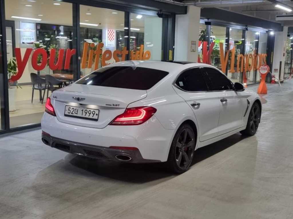 Genesis G70 - Vista 3