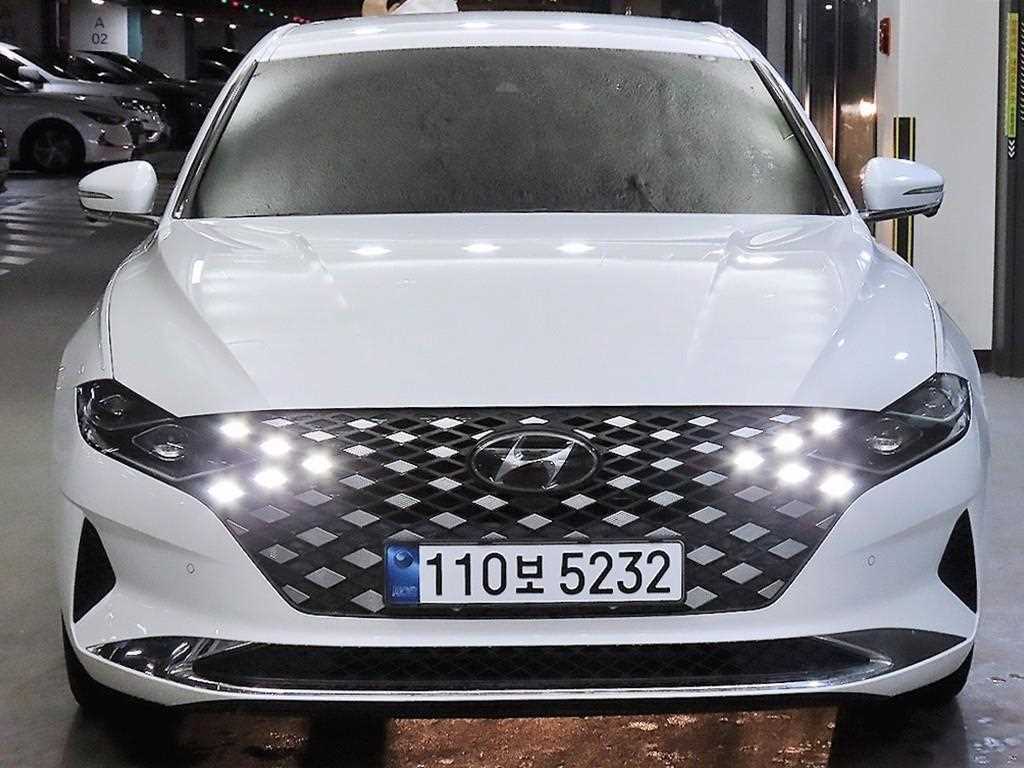 HYUNDAI Grandeur - Vista 2