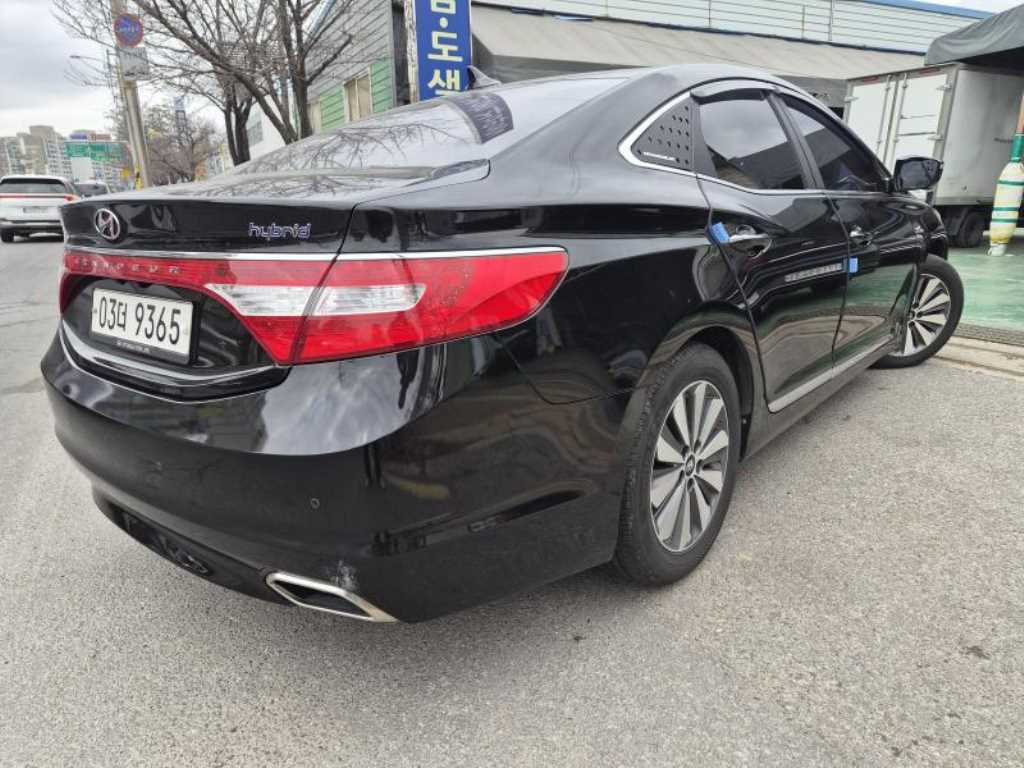HYUNDAI Grandeur - Vista 2