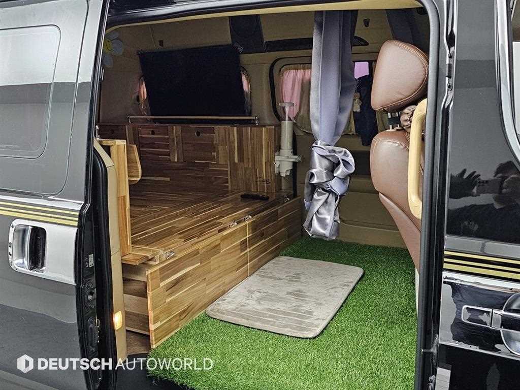 HYUNDAI Starex - Vista 12