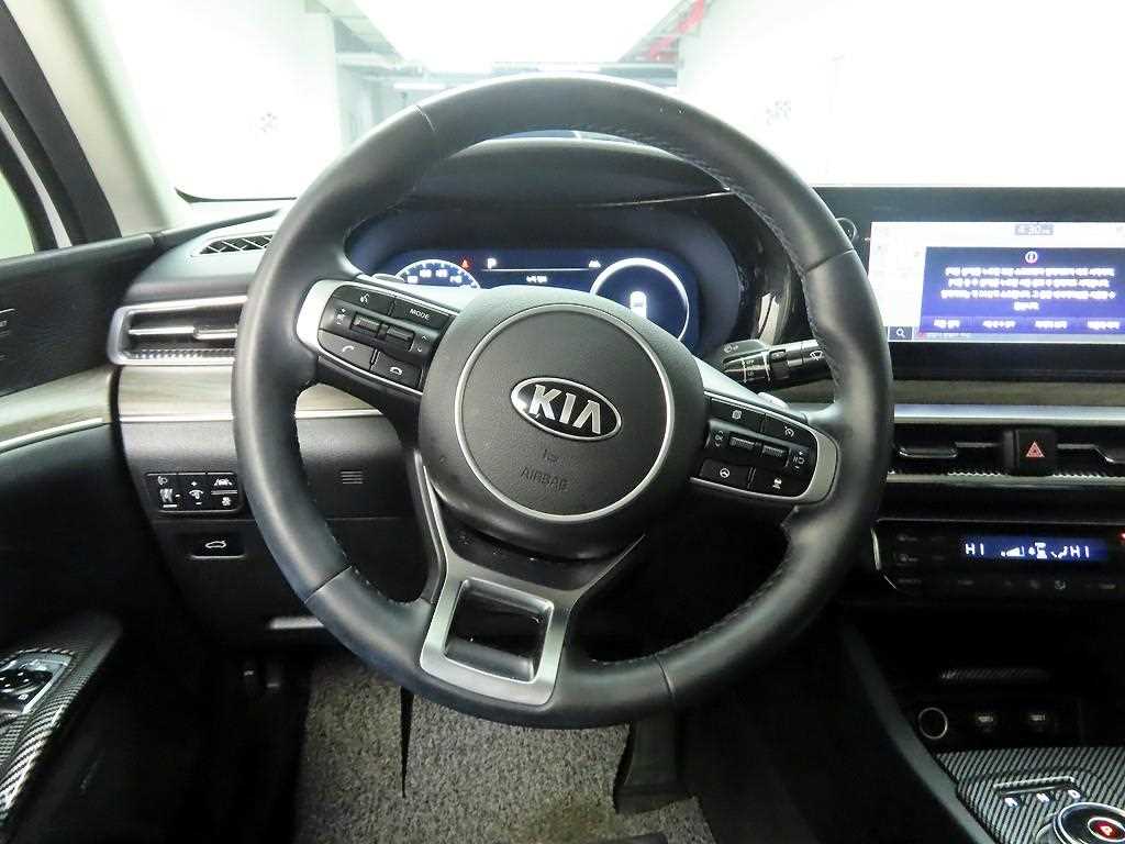 KIA K5 - Vista 8