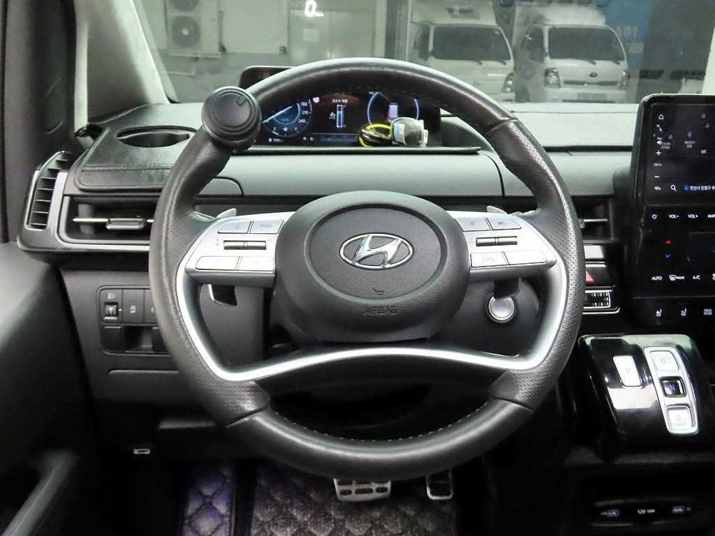 HYUNDAI Staria - Vista 8