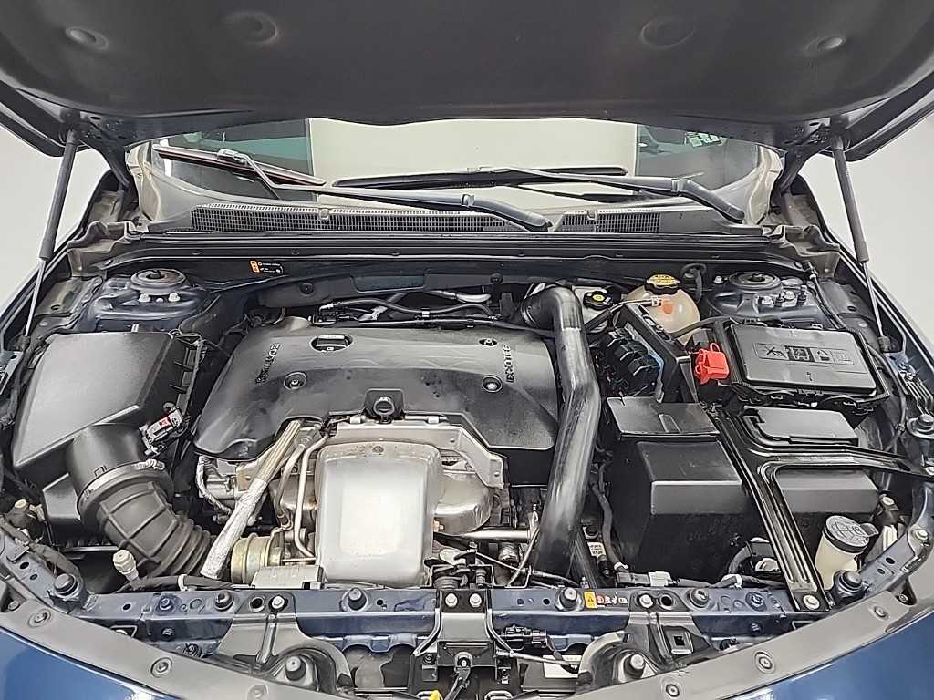 Chevrolet Malibu - Vista 5