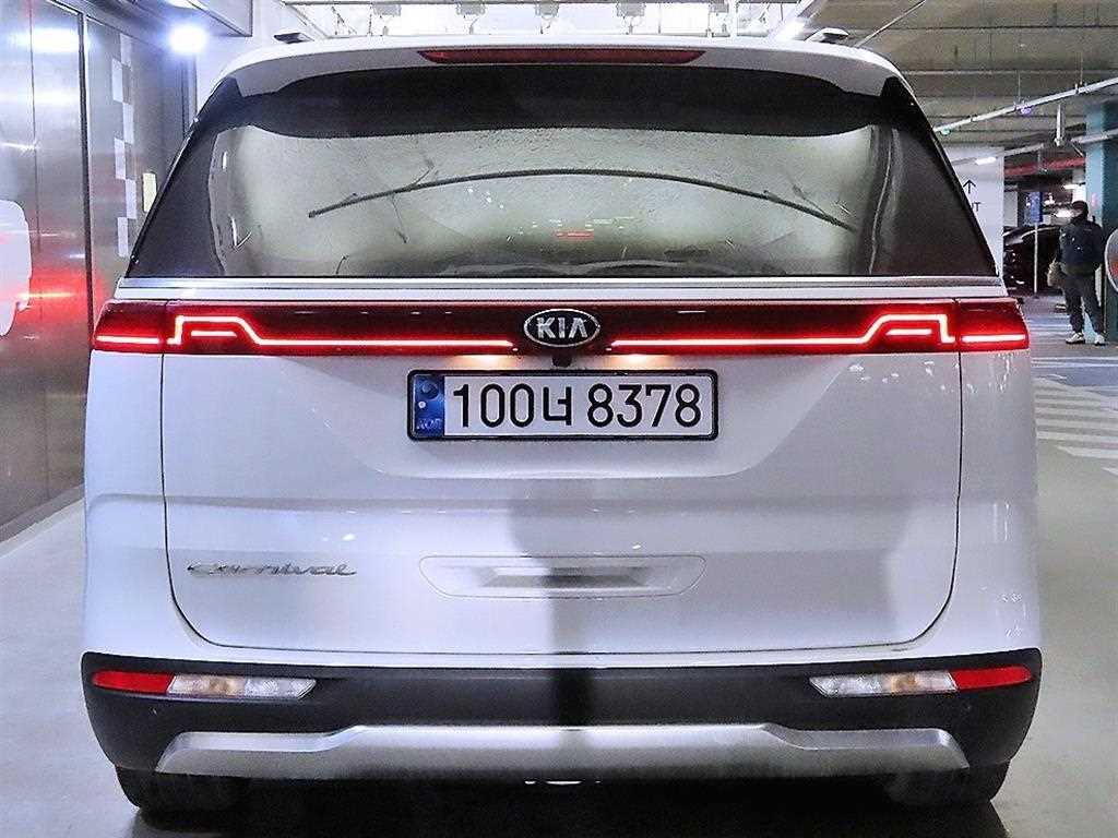 KIA Carnival - Vista 5