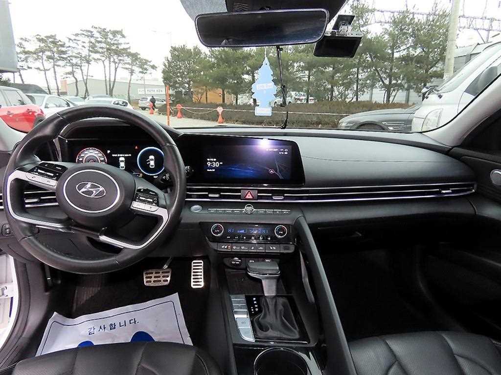 HYUNDAI Avante - Vista 7