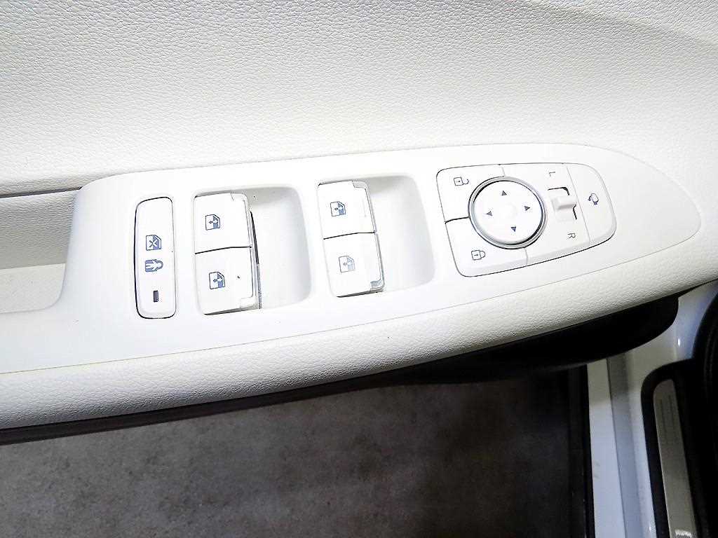 HYUNDAI Grandeur - Vista 12