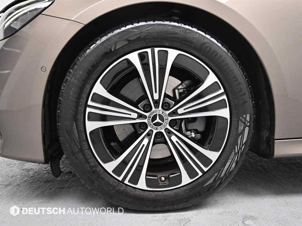 Mercedes Benz E class - Vista 5