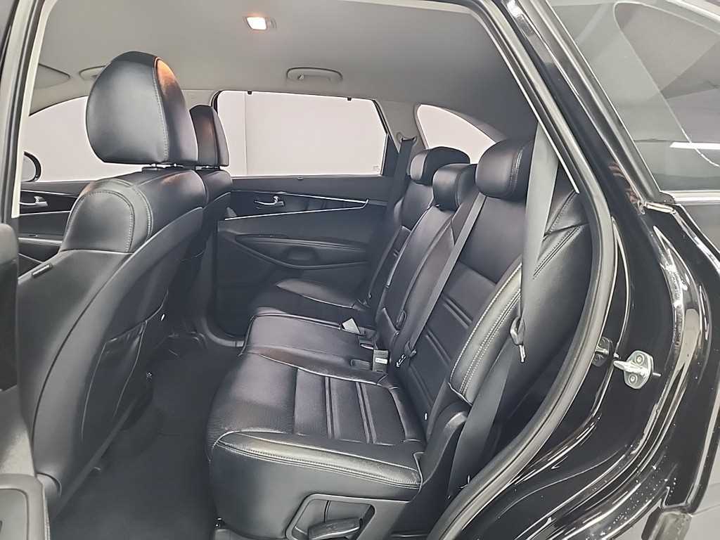 KIA Sorento - Vista 12