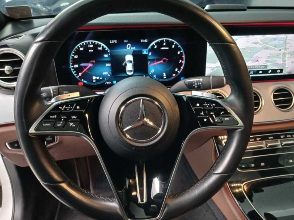 Mercedes Benz E class - Vista 11