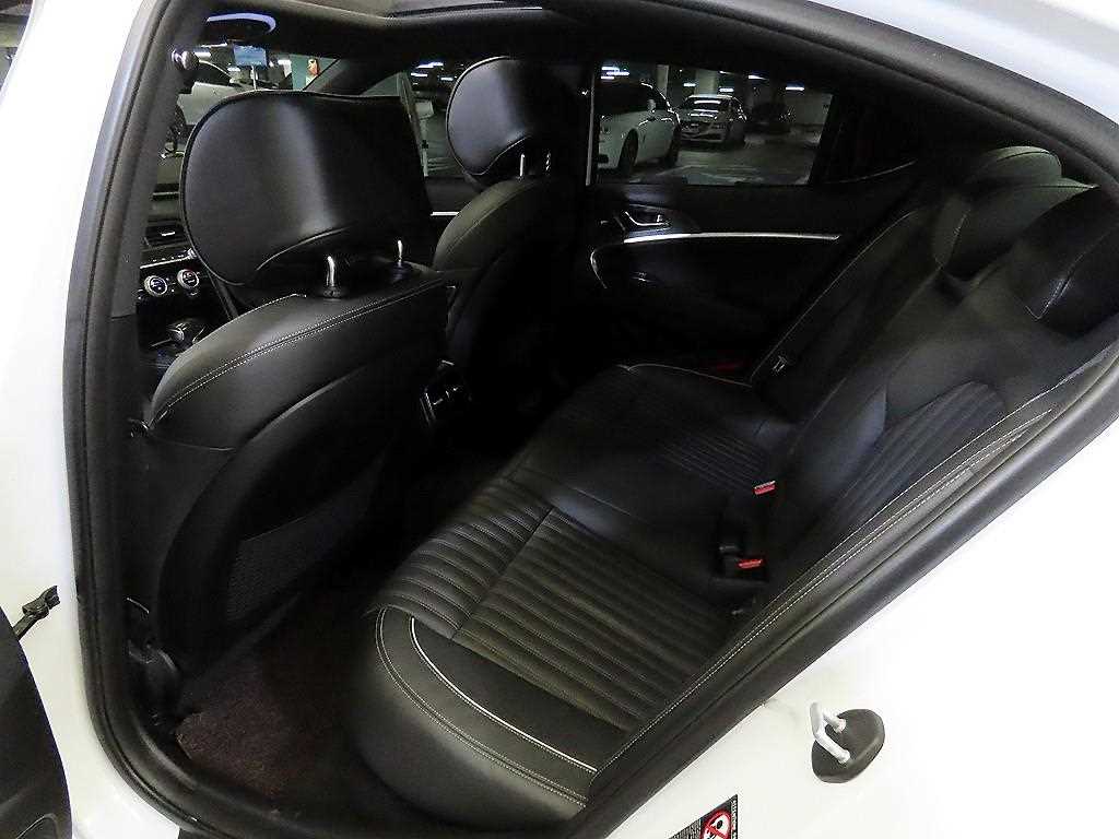 Genesis G70 - Vista 7