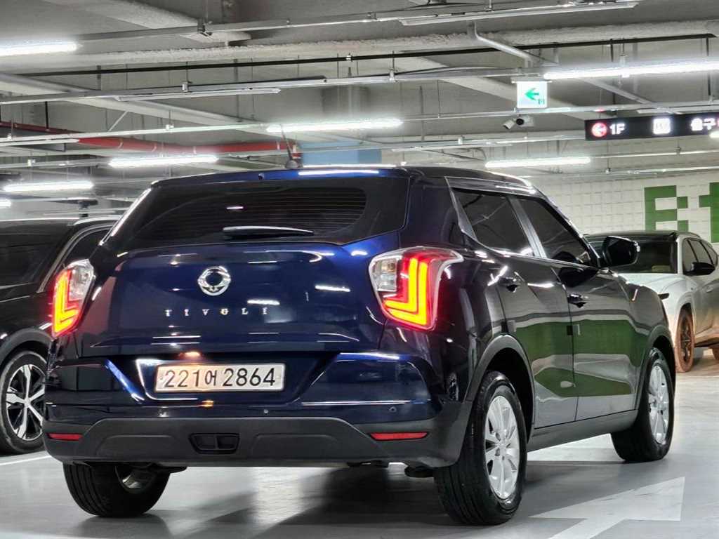 Ssangyong Tivoli - Vista 4