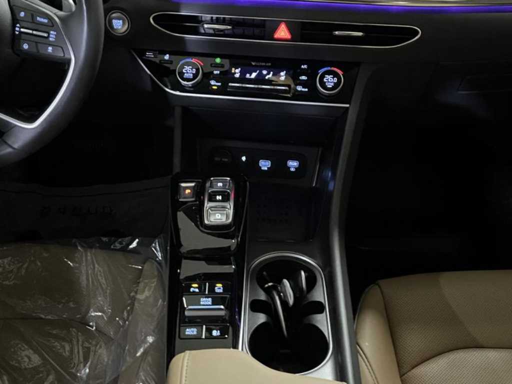 HYUNDAI Sonata - Vista 11