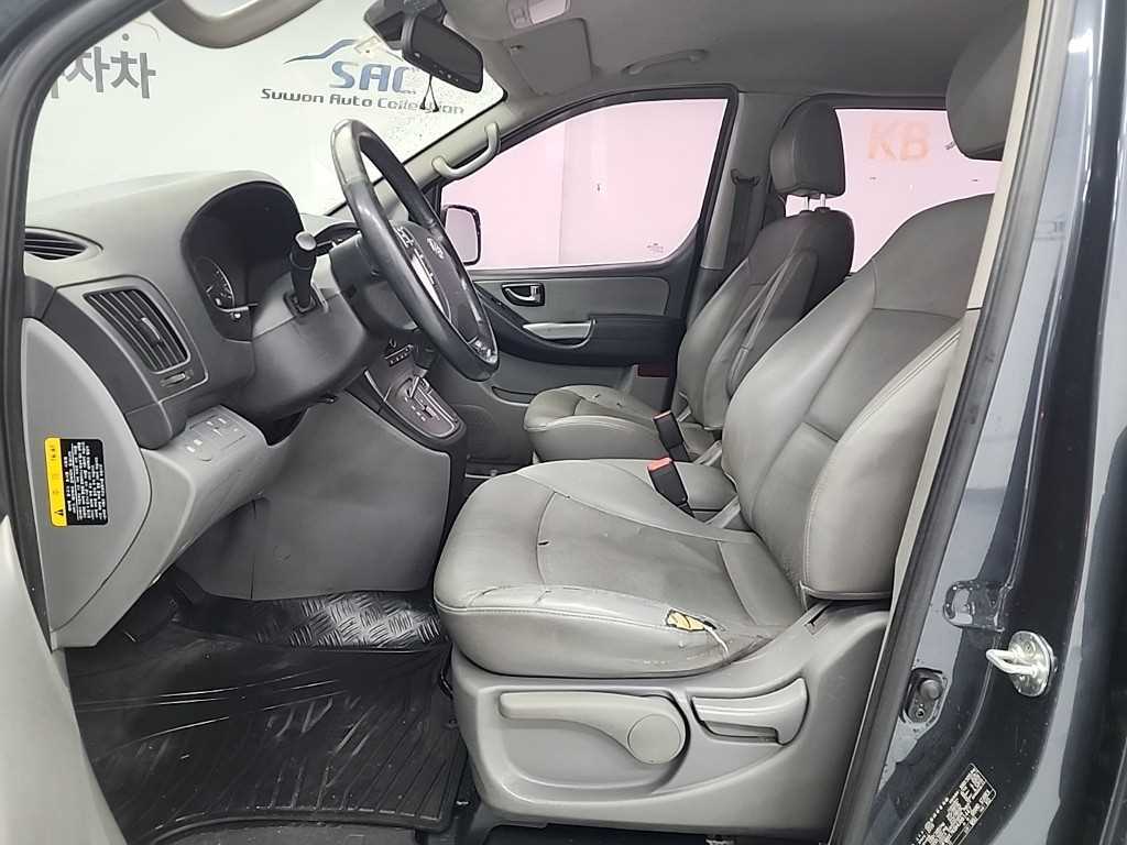 HYUNDAI Starex - Vista 11