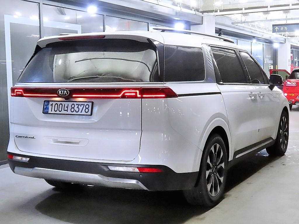 KIA Carnival - Vista 4