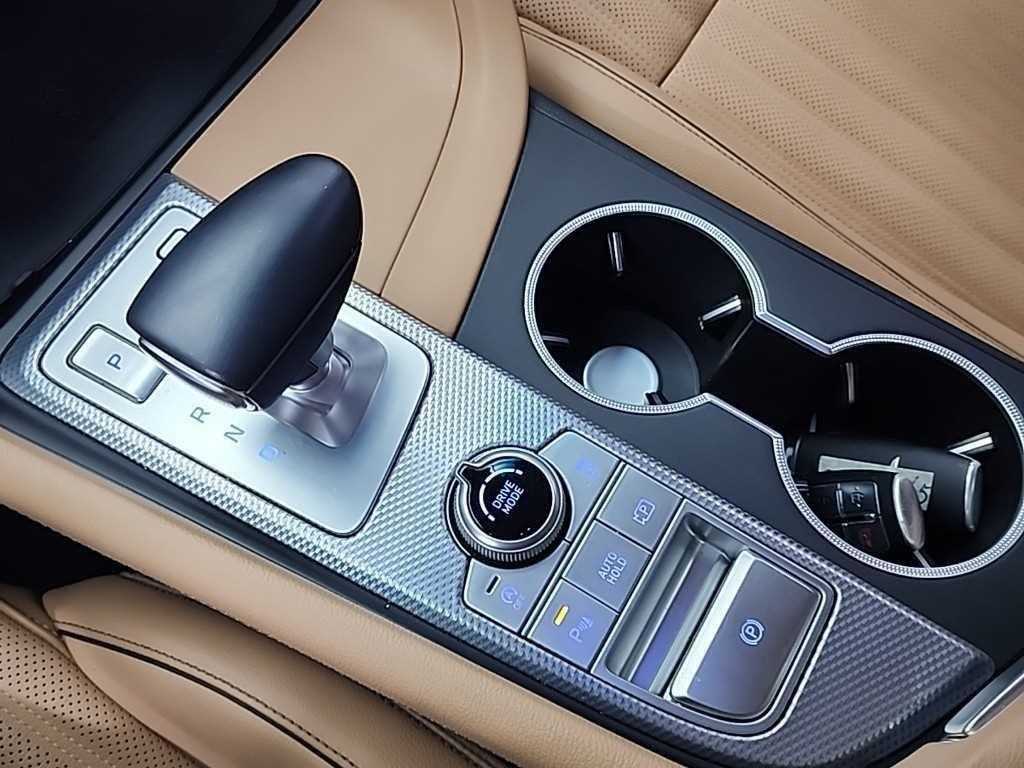 Genesis G70 - Vista 8