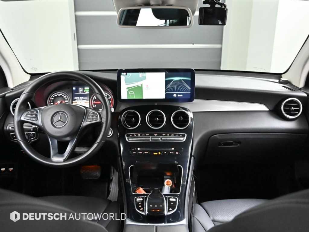 Mercedes Benz GLC Class - Vista 7