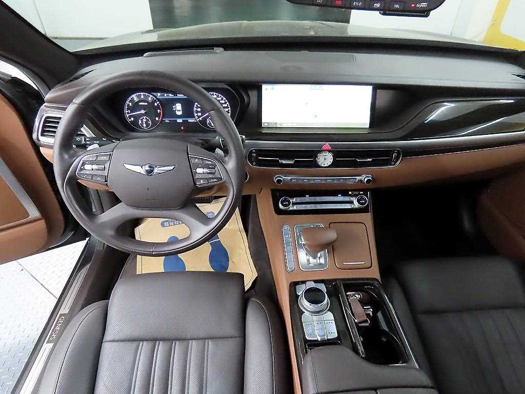 Genesis G90 - Vista 7