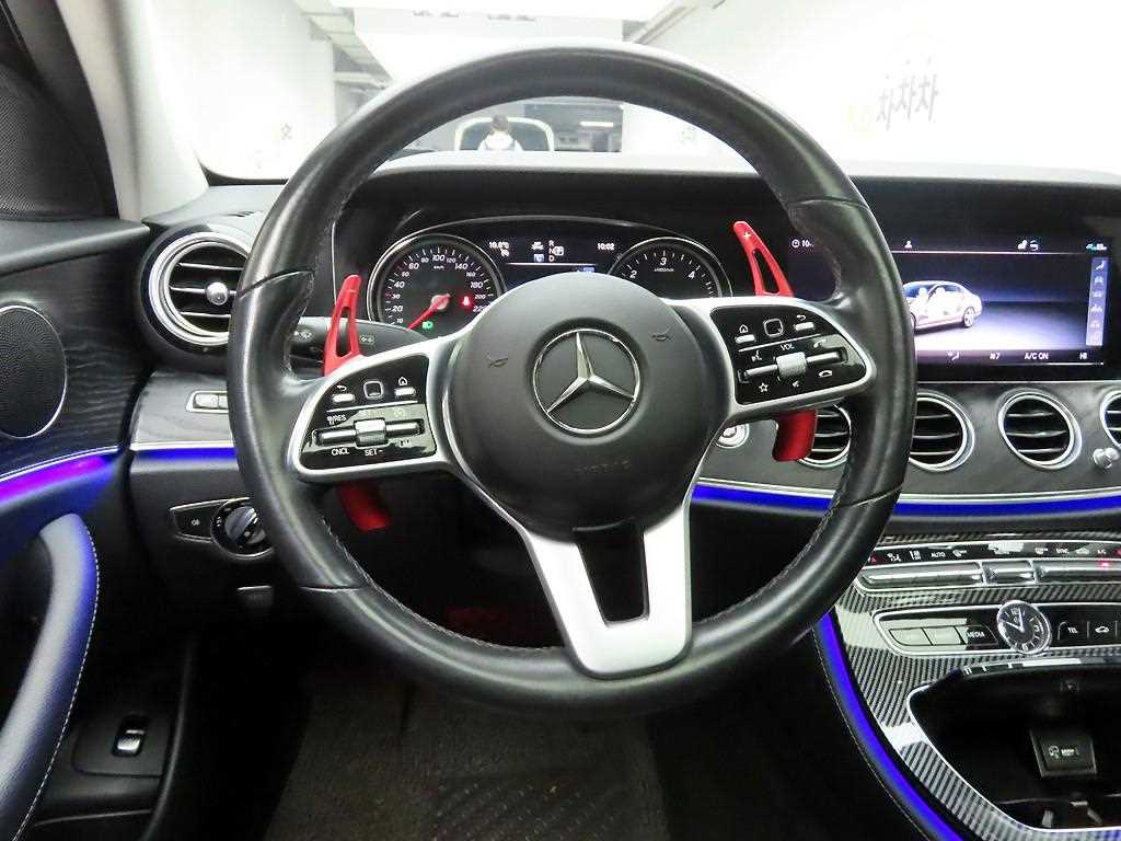 Mercedes Benz E class - Vista 6