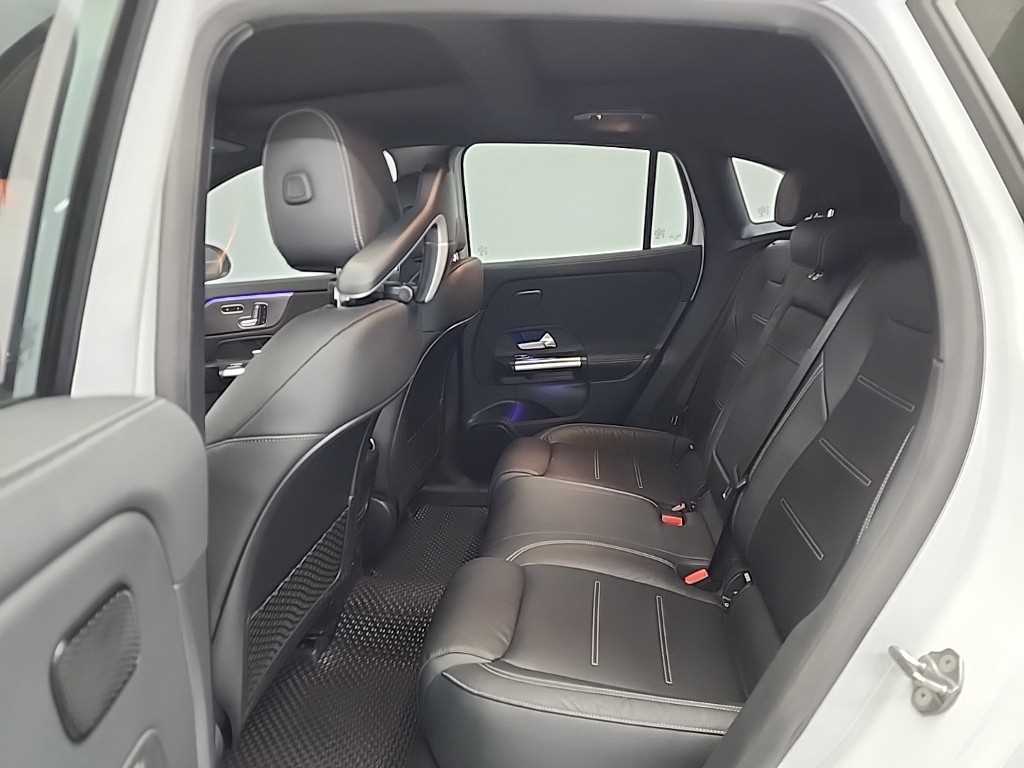 Mercedes Benz EQA - Vista 12