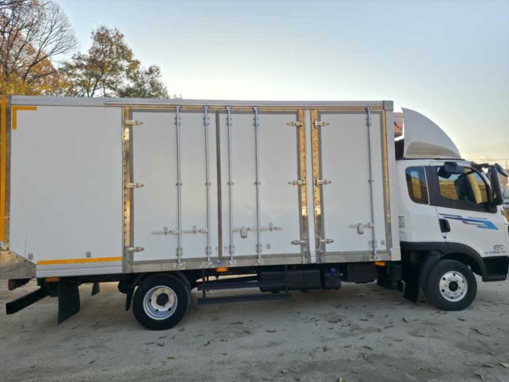 medium and large cargo truck - Vista 11