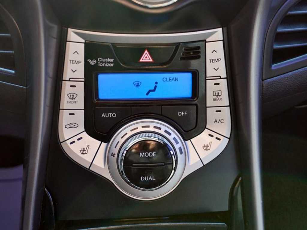 HYUNDAI Avante 2011 Negro - Importación desde Corea - HF Imports Iquique - Foto 19