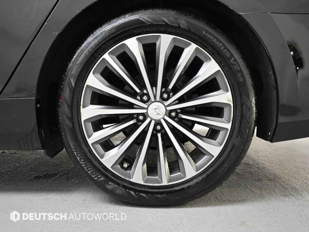 HYUNDAI Grandeur - Vista 5