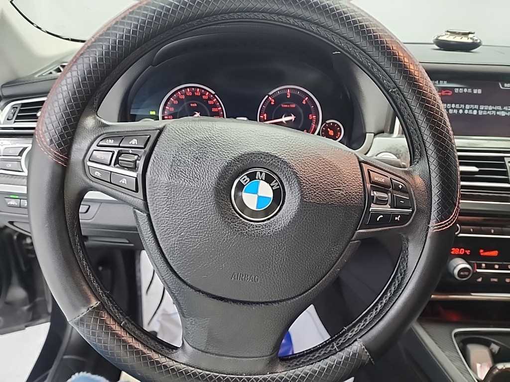 BMW 7 Series - Vista 9