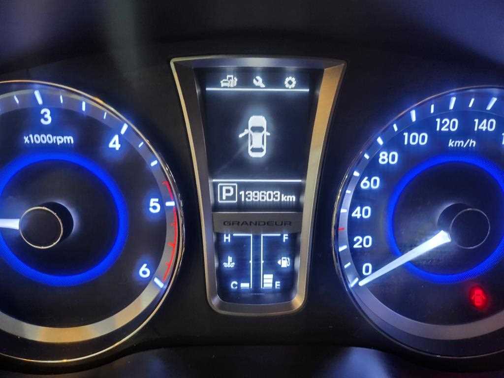 HYUNDAI Grandeur - Vista 12