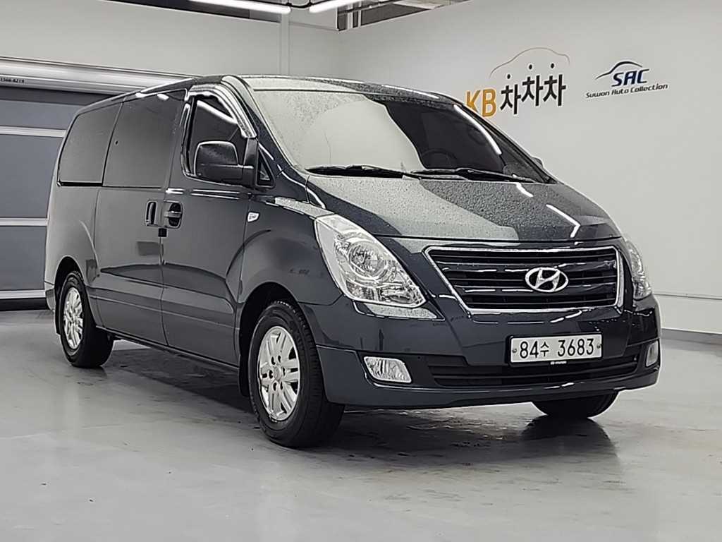 HYUNDAI Starex - Vista 4