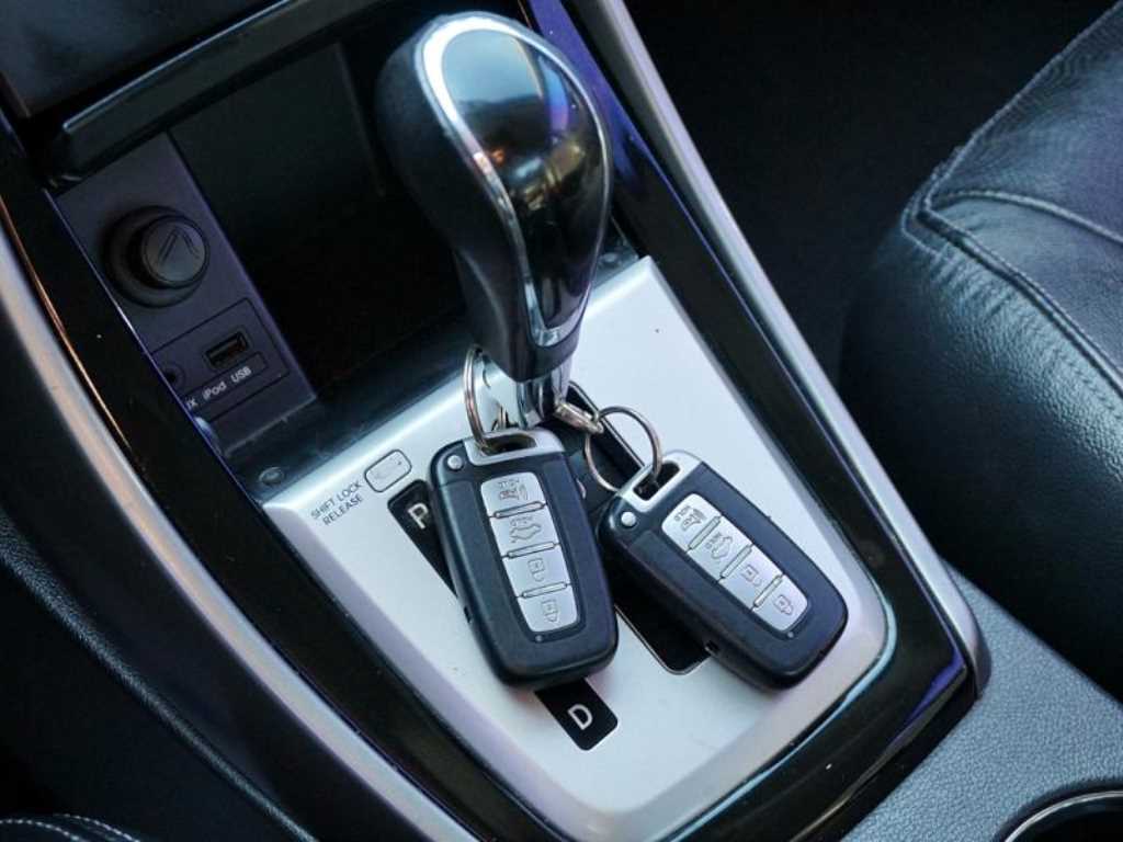 HYUNDAI Avante 2011 Negro - Importación desde Corea - HF Imports Iquique - Foto 13