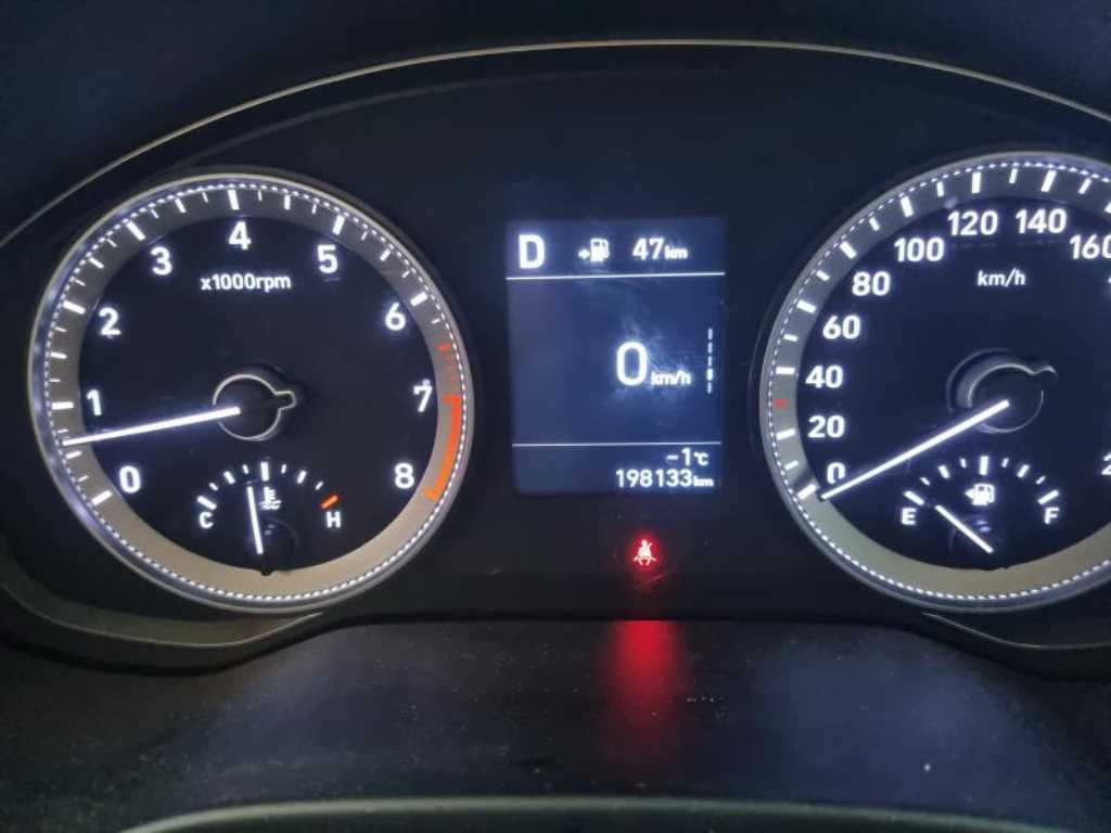 HYUNDAI Grandeur - Vista 8