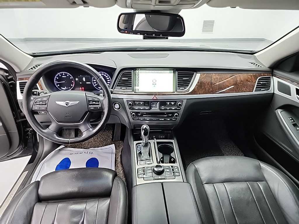 HYUNDAI Genesis - Vista 7