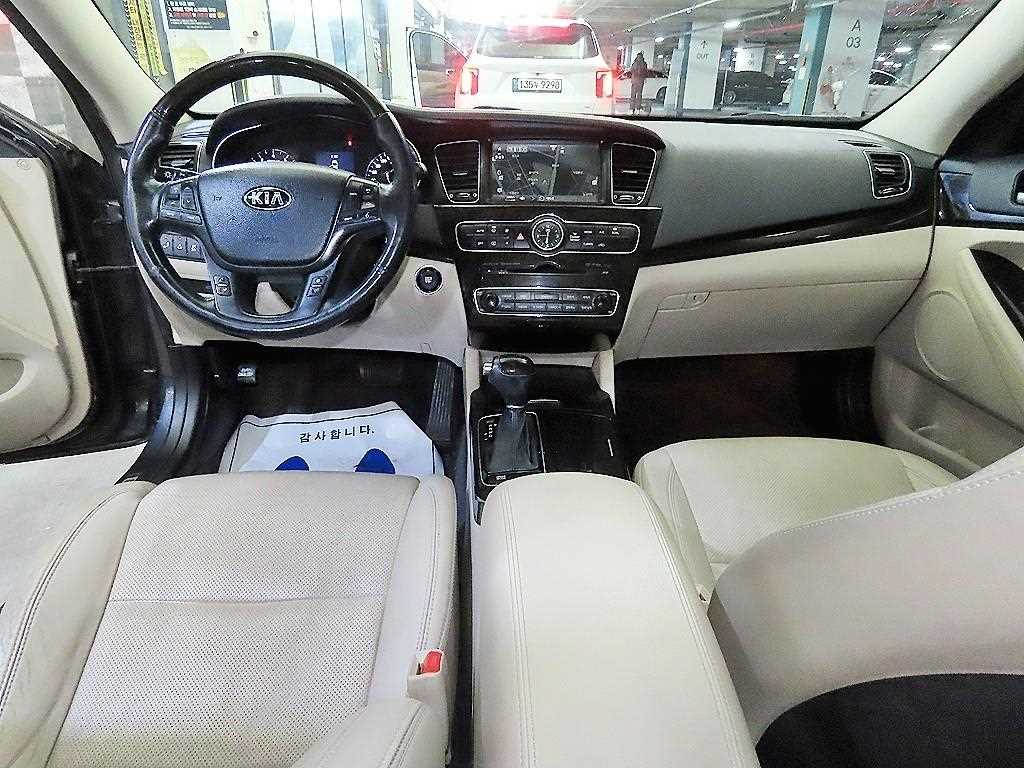 KIA K7 - Vista 10