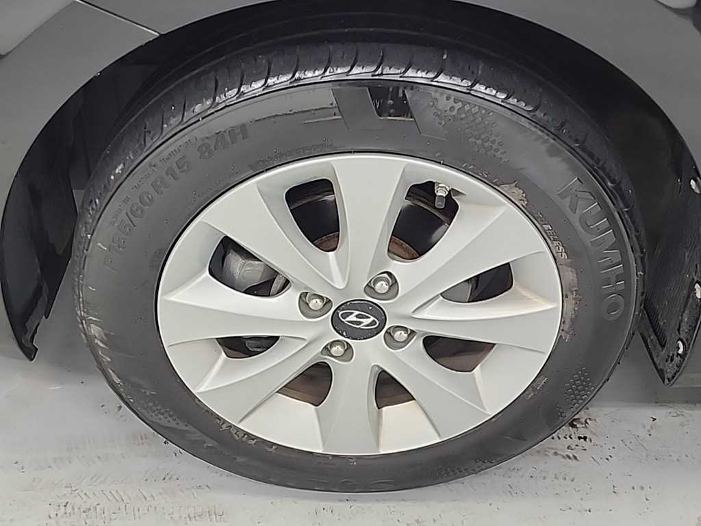 HYUNDAI Accent 2017 Negro - Importación desde Corea - HF Imports Iquique - Foto 16