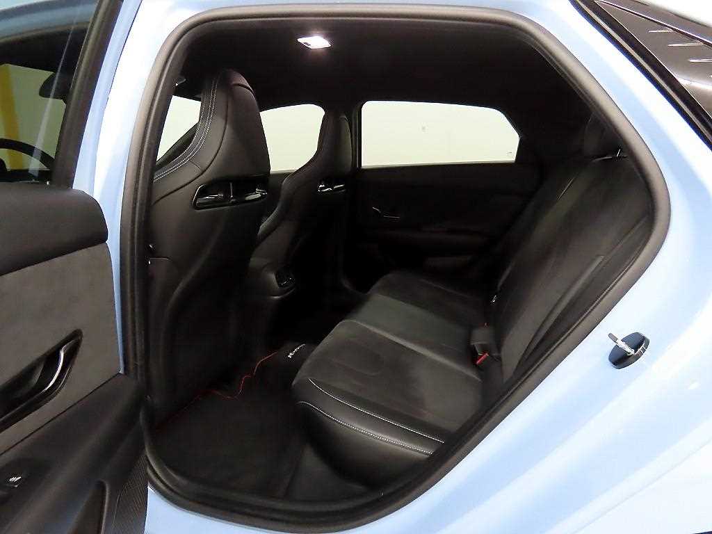 HYUNDAI Avante - Vista 6