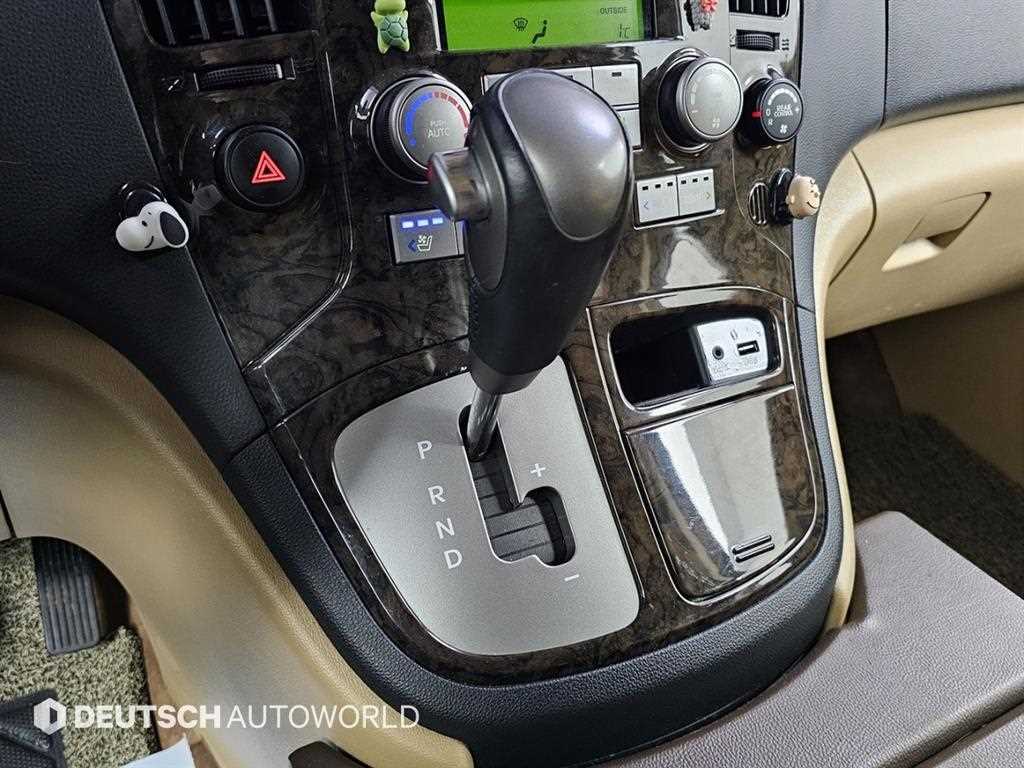 HYUNDAI Starex - Vista 9