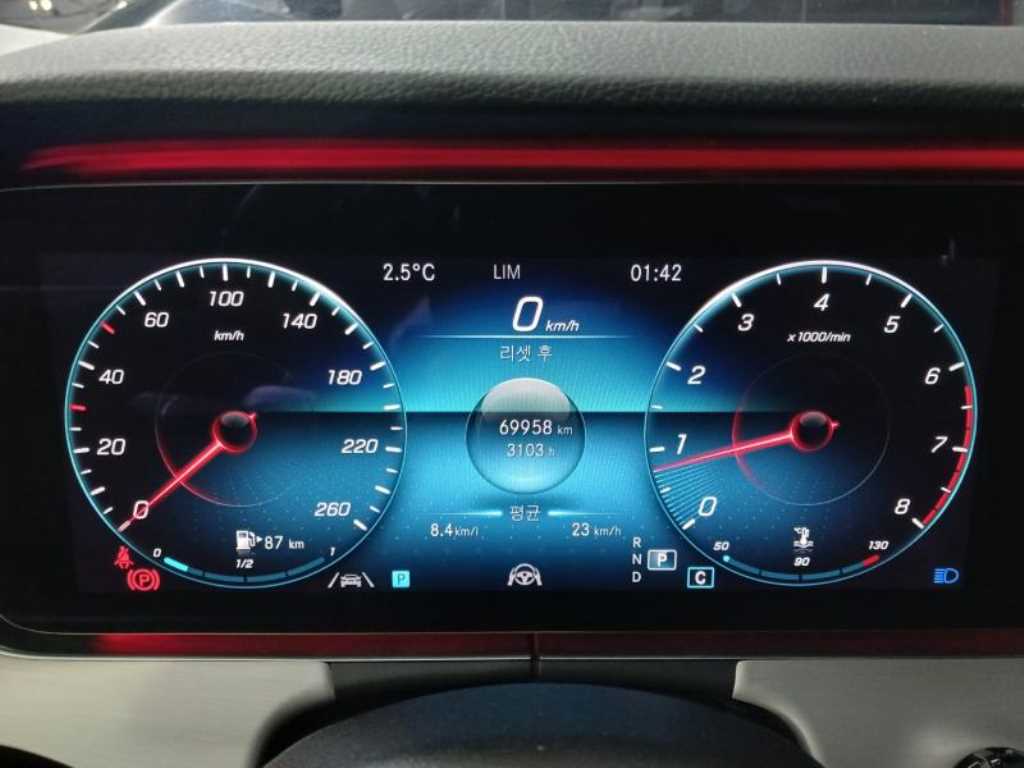 Mercedes Benz E class - Vista 10