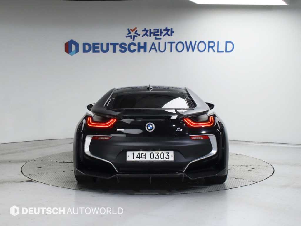 BMW i8 - Vista 4