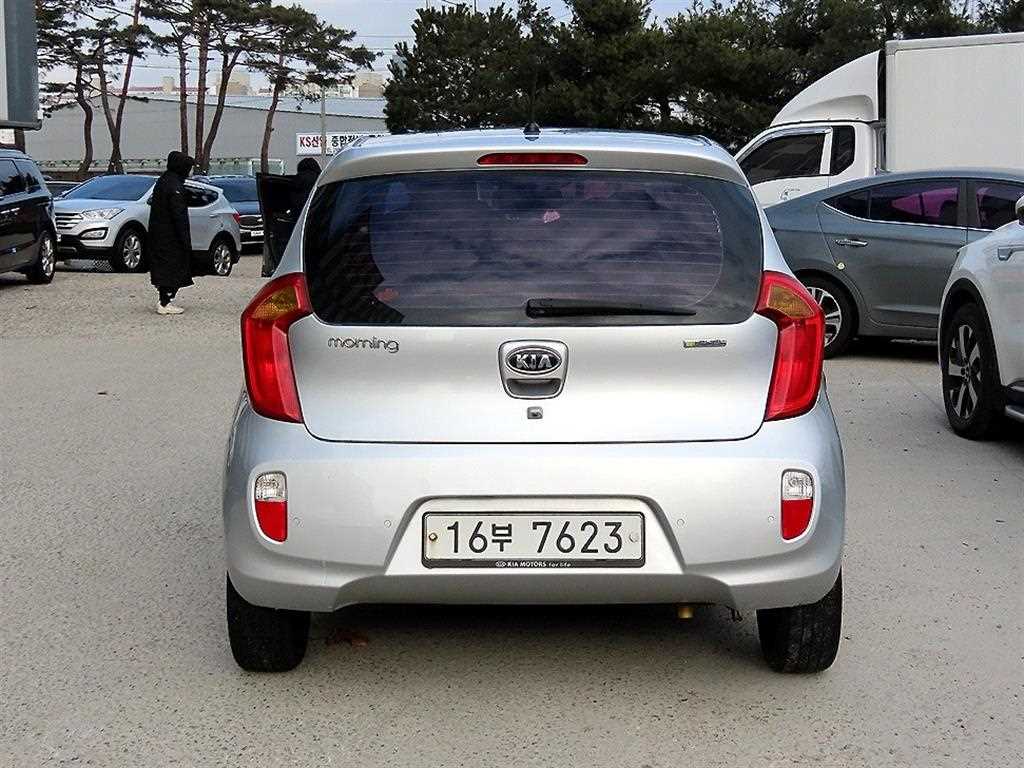 KIA Morning - Vista 4