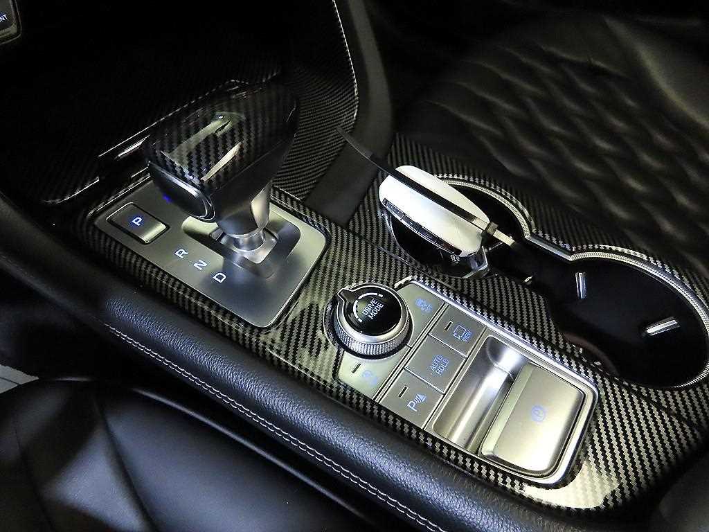 Genesis G70 - Vista 12