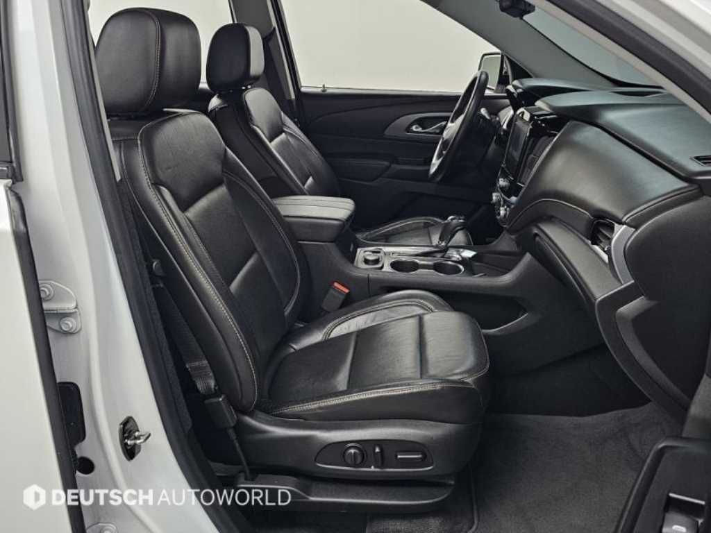 Chevrolet Travers - Vista 10