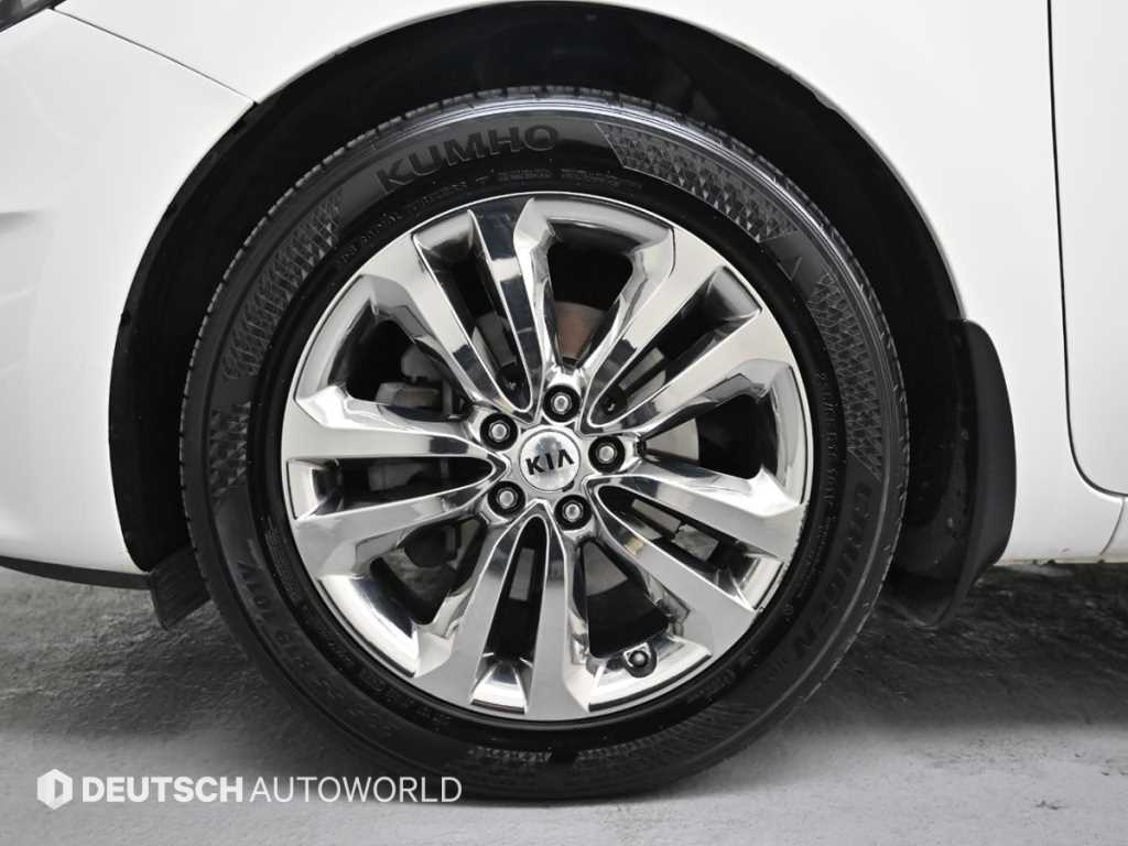 KIA Carnival - Vista 5