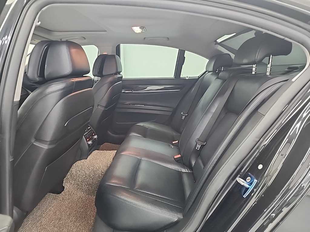 BMW 7 Series - Vista 12